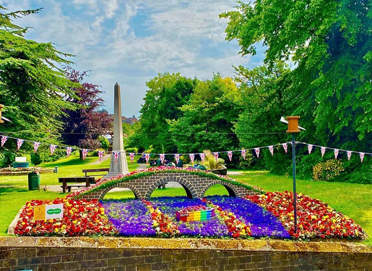 Spring/summer photo competition ends 30th September