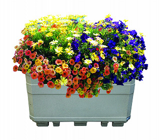 Creating blooming borders and boundaries with the flexible self-watering Parade Planter